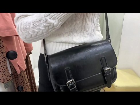 ❤️ ʻO ka masturbation lehulehu o FeralBerry ʻōpio me kahi dildo i loko o ka lumi kūpono ❤️❌ Nani porn ia makou